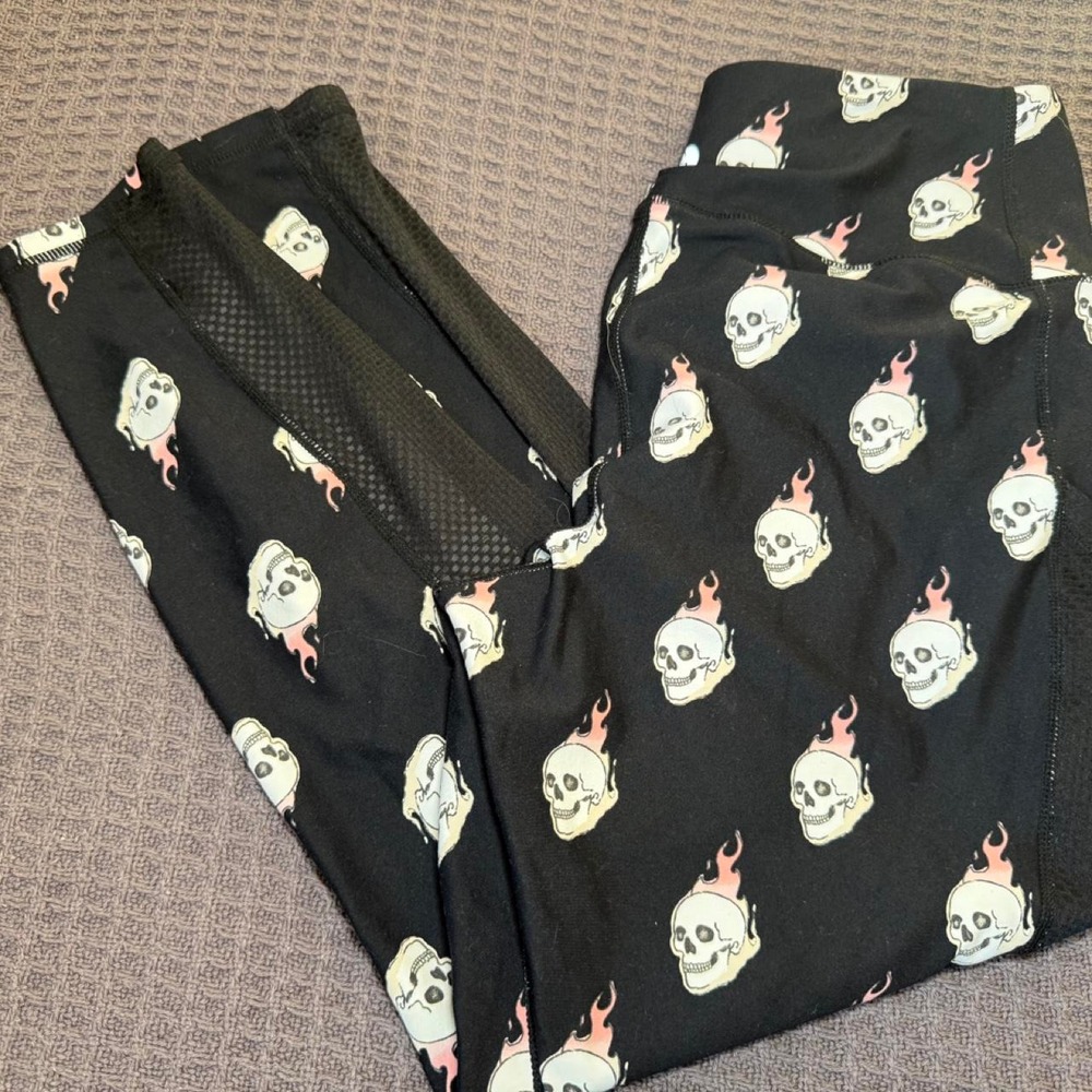 Torrid skull leggings